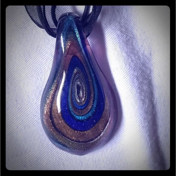 Glass pendant Necklace - Picture 1 of 2